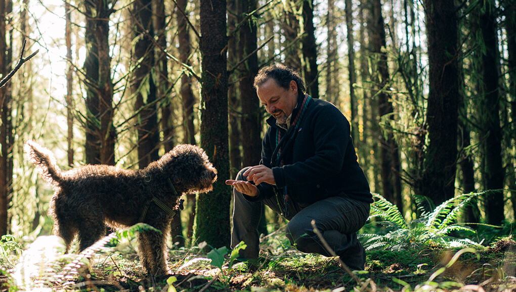 Charles Lefevre and his dog, Dante. Photograph by Eric Wolfinger for Eating Well by Rowan Jacobsen.